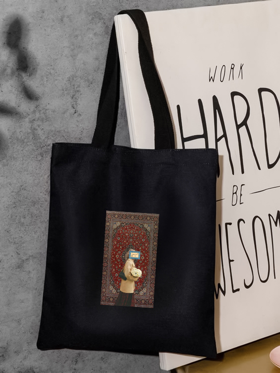 توت بگ چاپی طرح دختر هیچ فرش ایرانی جنس کتان برند دیجی تیشرت